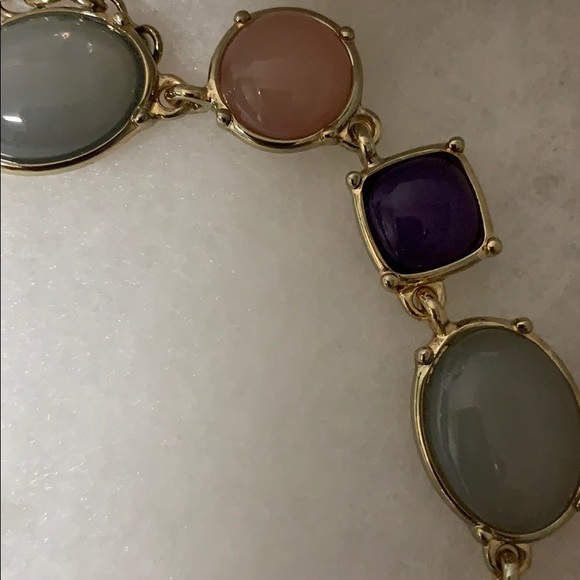 Beautiful Isaac Mizrahi necklace & earrings set - Picture 3 of 5